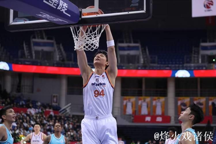 八连胜！上海大鲨鱼客场大胜青岛队